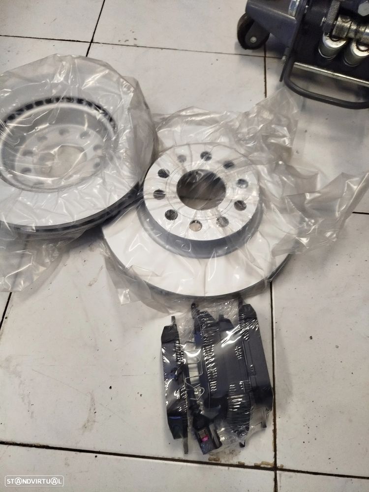 Audi A3 Cabrio 1.6 TDi DPF S line Sport Pack - 32