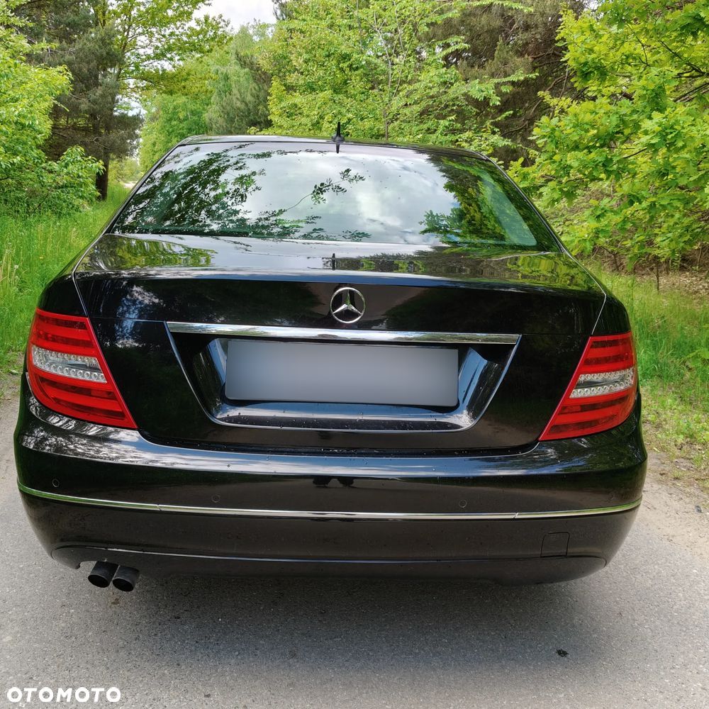 Mercedes-Benz Klasa C 180 CGI BlueEff Avantgarde - 4