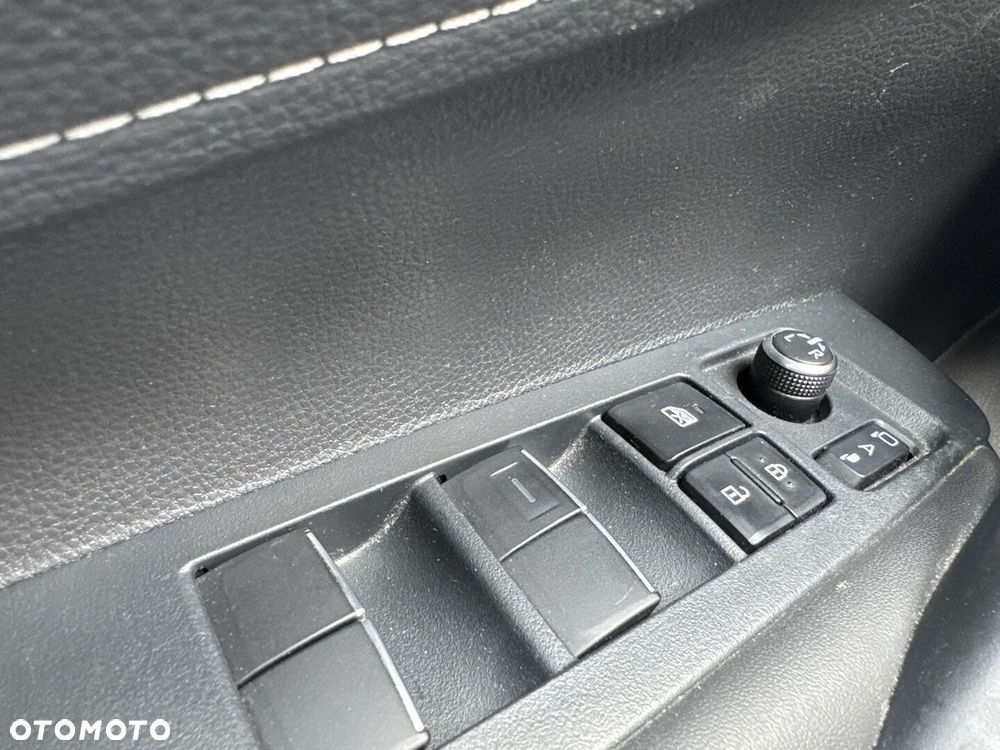 Toyota Corolla 1.8 Hybrid Style - 21
