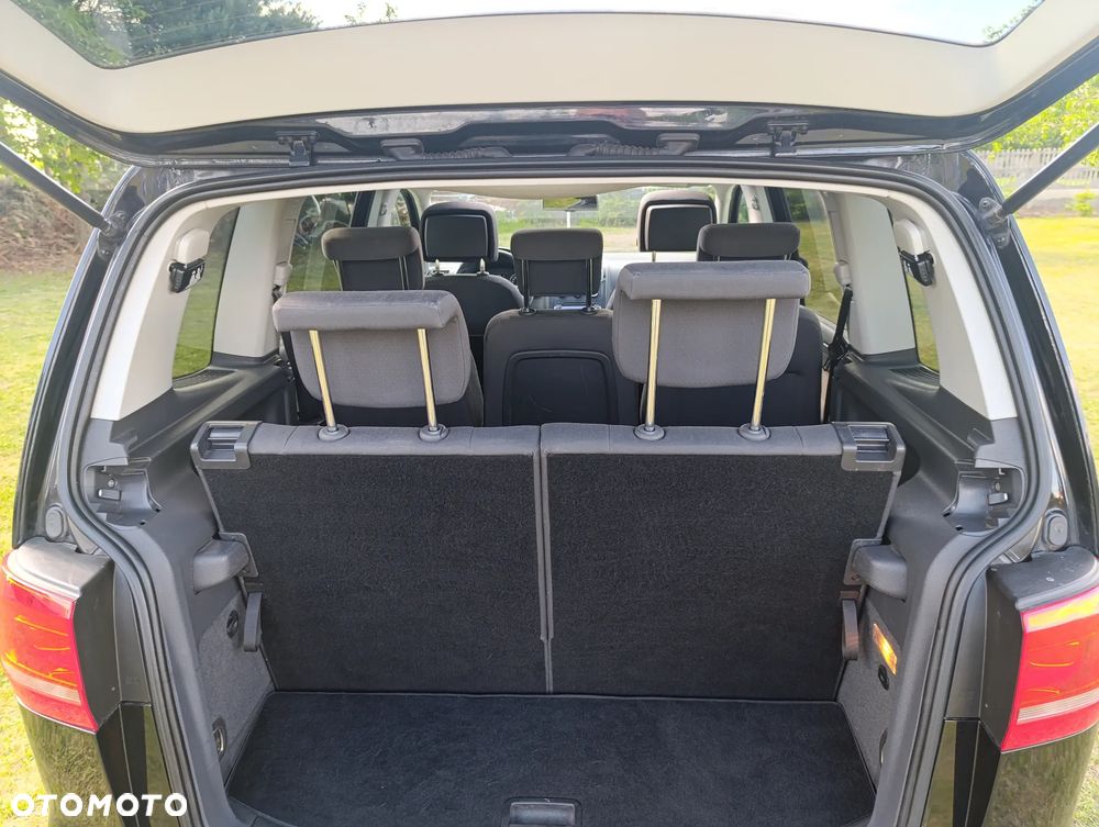 Volkswagen Touran 2.0 TDI DSG Highline - 6