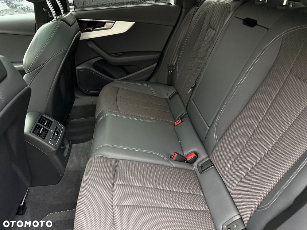 Audi A4 Avant 40 TDI mHEV S Line S tronic - 23