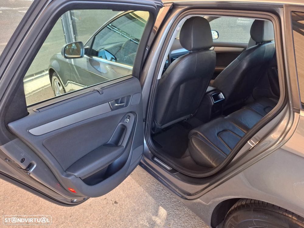 Audi A4 Avant 2.0 TDI Business Line - 36
