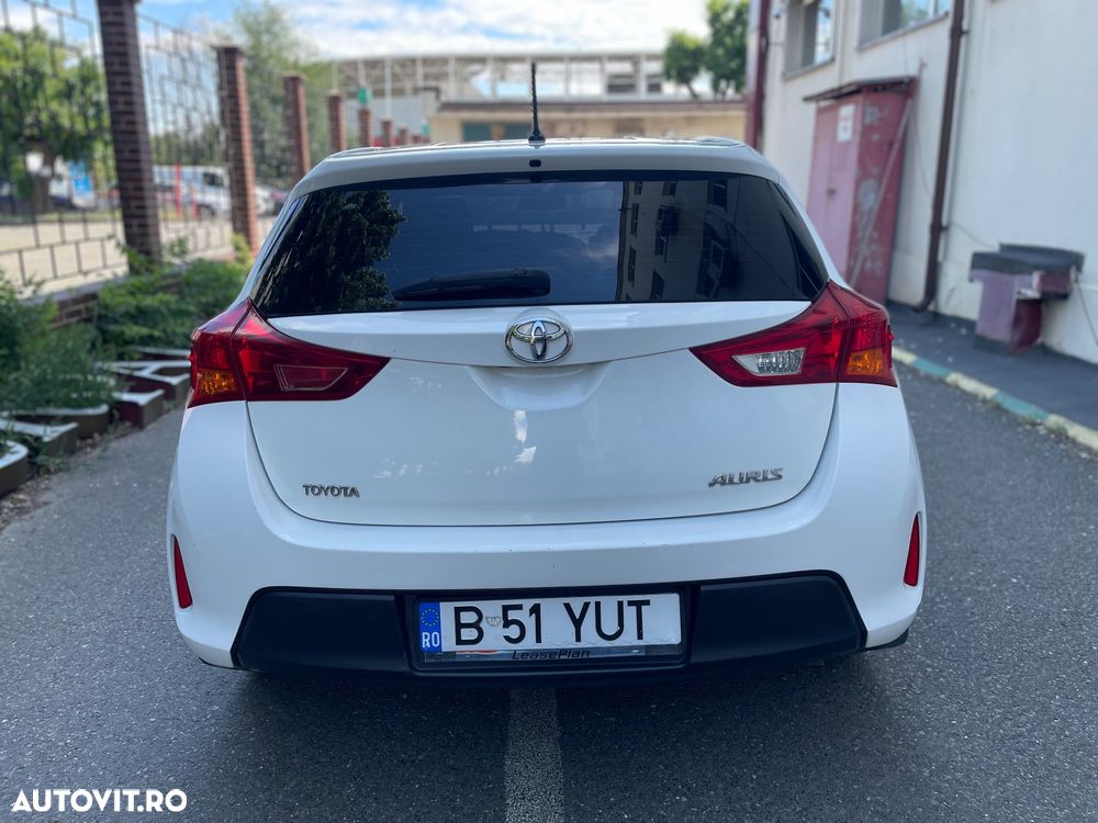 Toyota Auris 1.4 D-4D Luna - 6