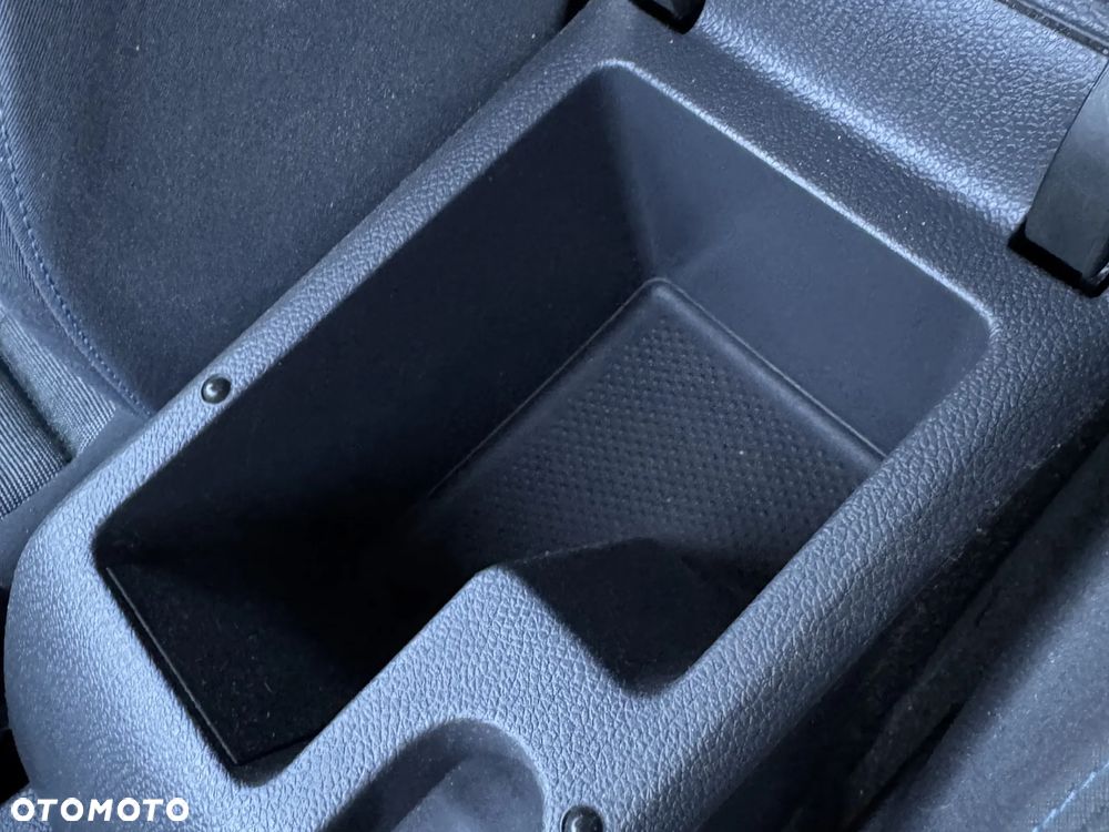 Volkswagen Golf - 27