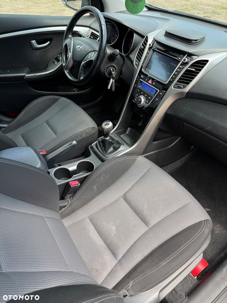 Hyundai i30 blue 1.6 CRDi Style - 20