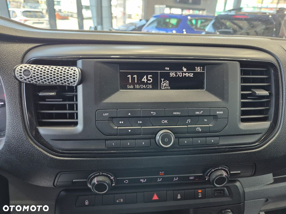 Toyota ProAce 1.6 / L1H1 / AUTOMAT / BEZWYPADKOWY / SERWISOWANY / KSIĄŻKA SERWISOWA / STAN IDEALNY / KRÓTKI / ALUFELGI - 34