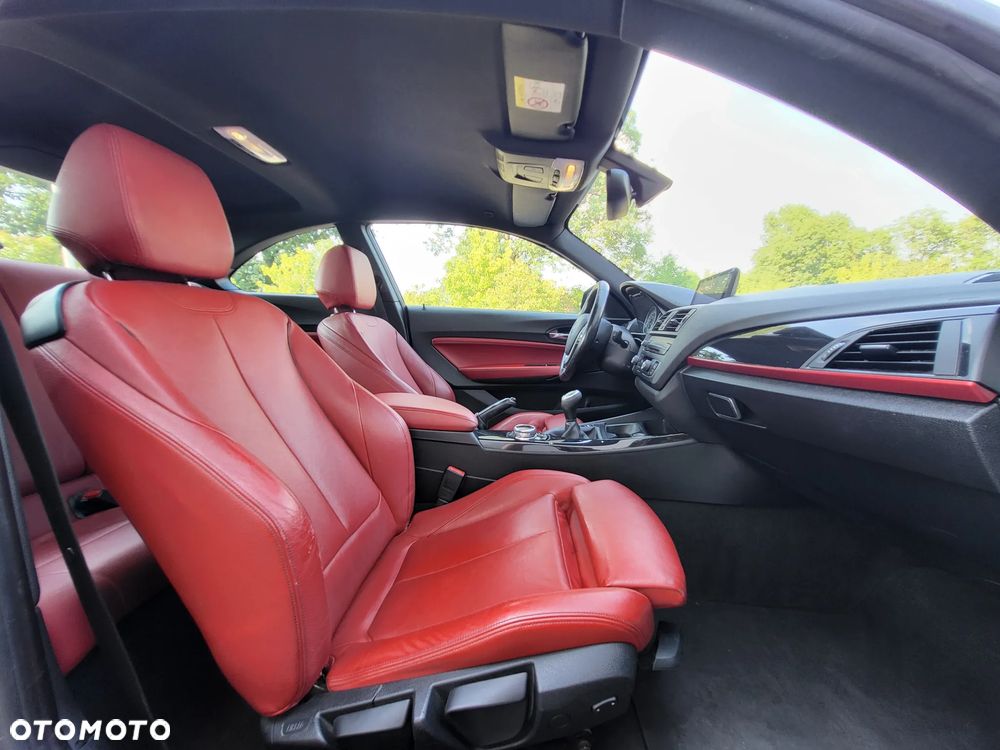 BMW Seria 2 220d - 14