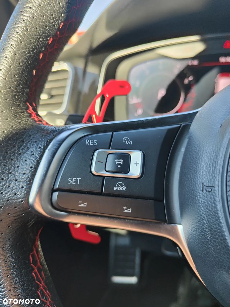 Volkswagen Golf GTI (BlueMotion Technology) DSG - 32