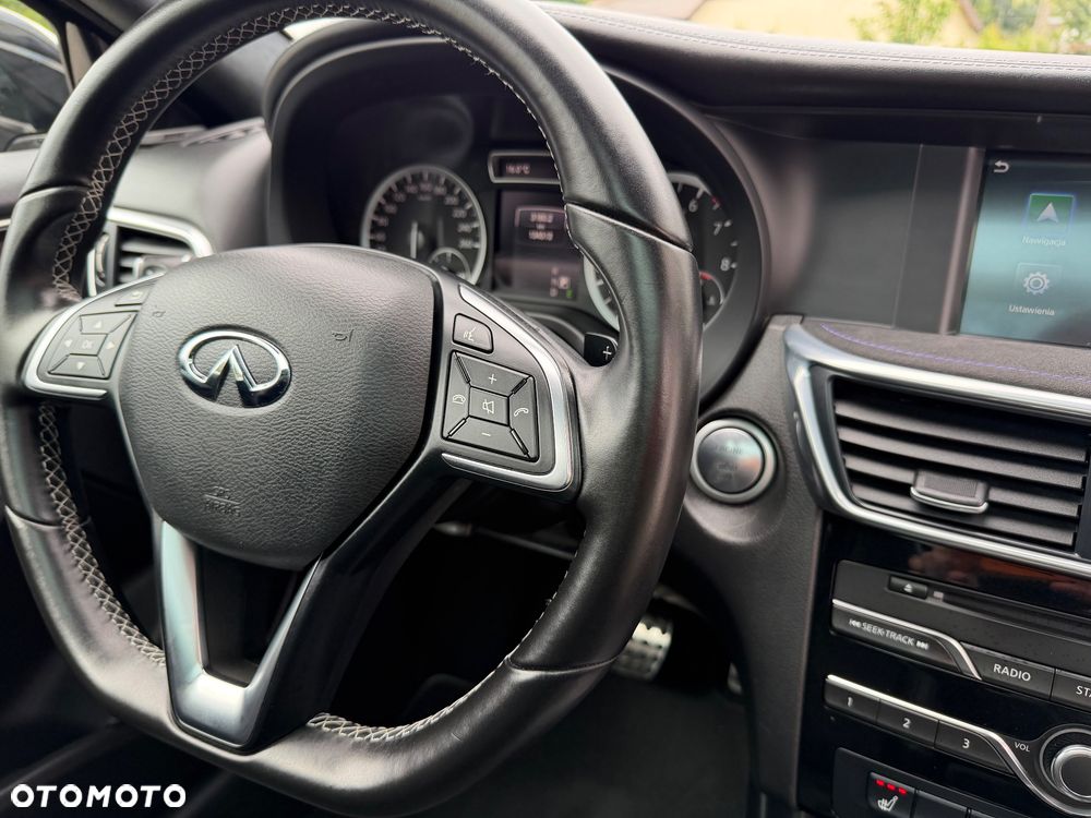 Infiniti Q30 2.0t DCT AWD Sport City Black - 34