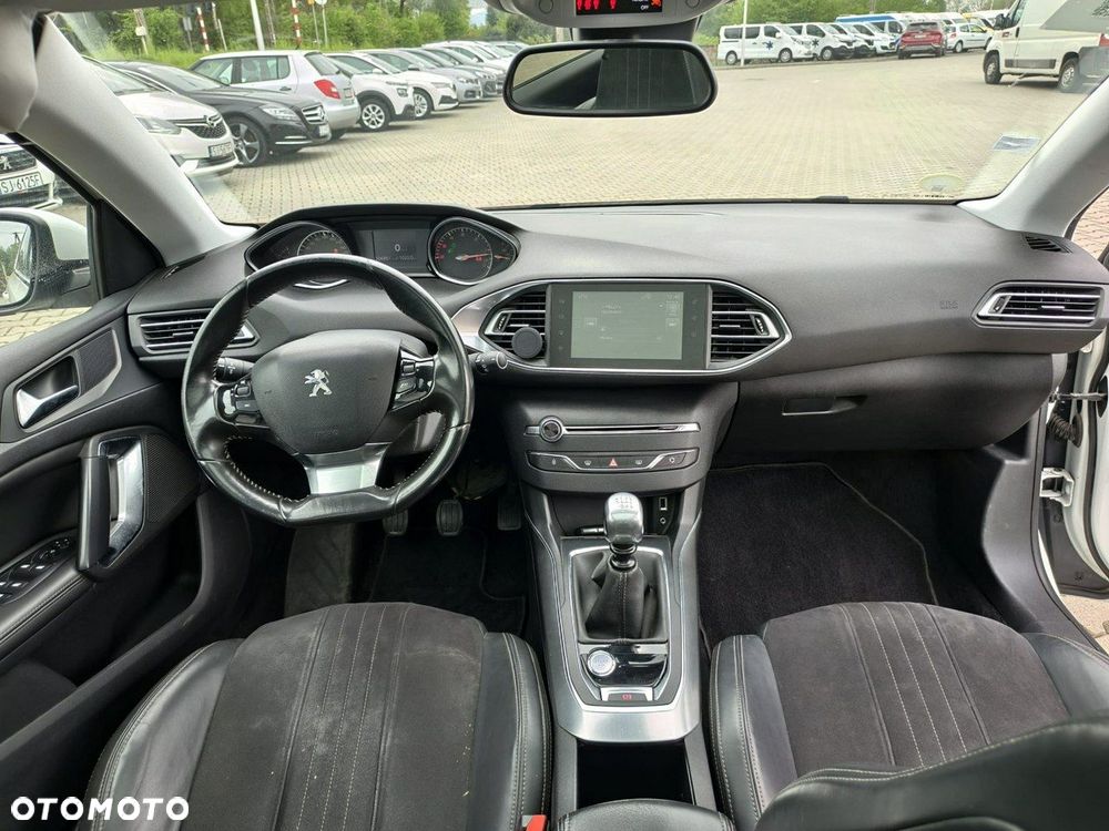 Peugeot 308 - 25