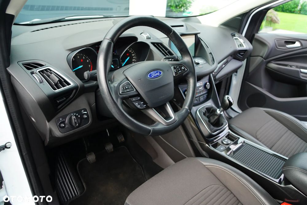 Ford Kuga 1.5 EcoBoost 2x4 Titanium - 29