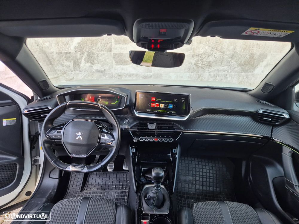 Peugeot 2008 1.2 PureTech GT Line - 3