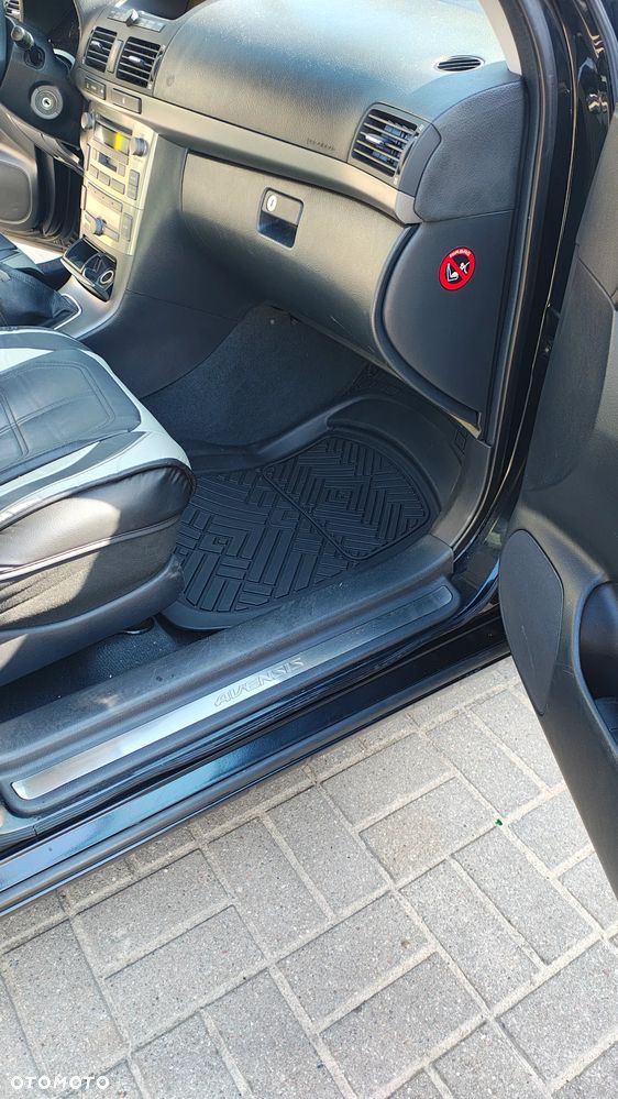 Toyota Avensis 1.8 VVT-i Sol - 19