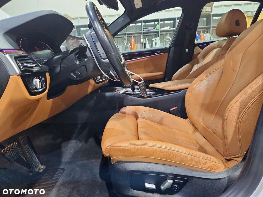 BMW Seria 5 530i xDrive Sport Line - 8