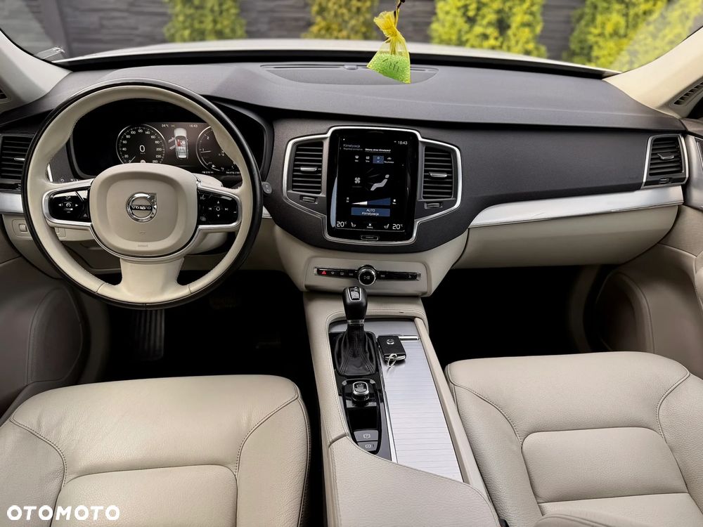 Volvo XC 90 D4 FWD Momentum - 11