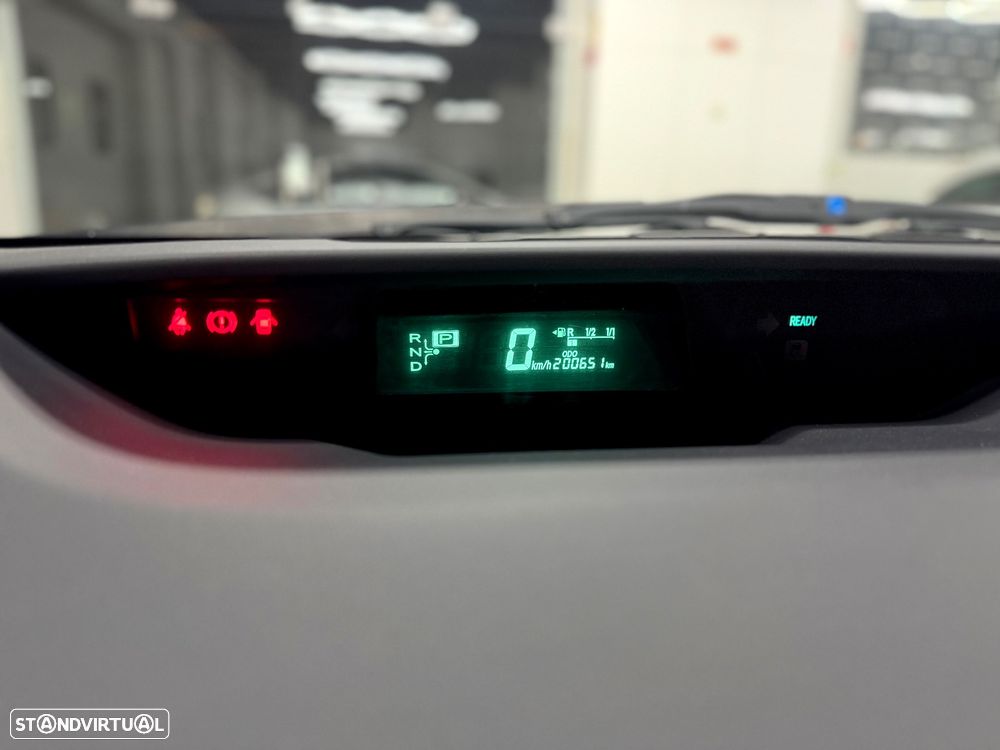 Toyota Prius 1.5 VVT-i HSD Sol - 17