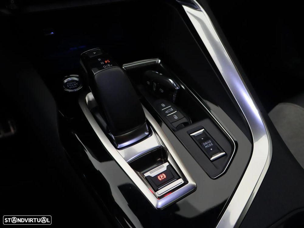 Peugeot 3008 1.6 Hybrid GT Pack e-EAT8 - 31