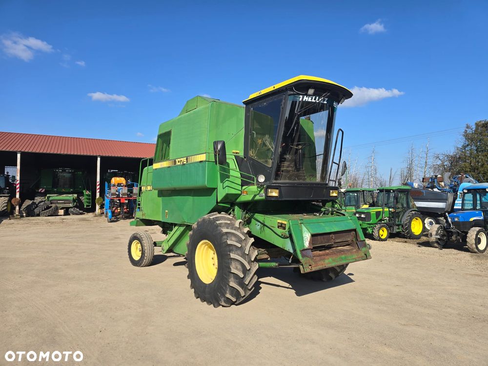 John Deere 1075 - 7