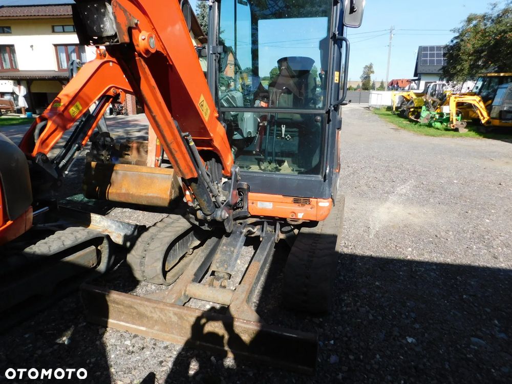 Kubota kx 030 waga 2,8t ( kx 027-4, U27 , cat 303) - 4