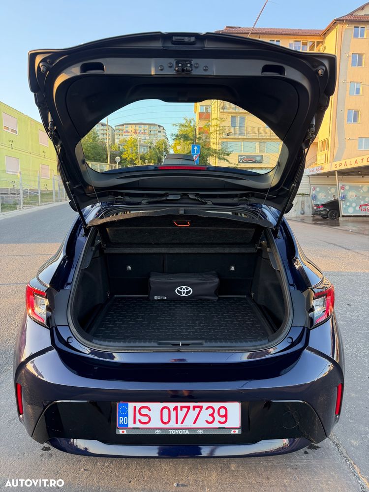Toyota Corolla 1.8 HSD Business - 33