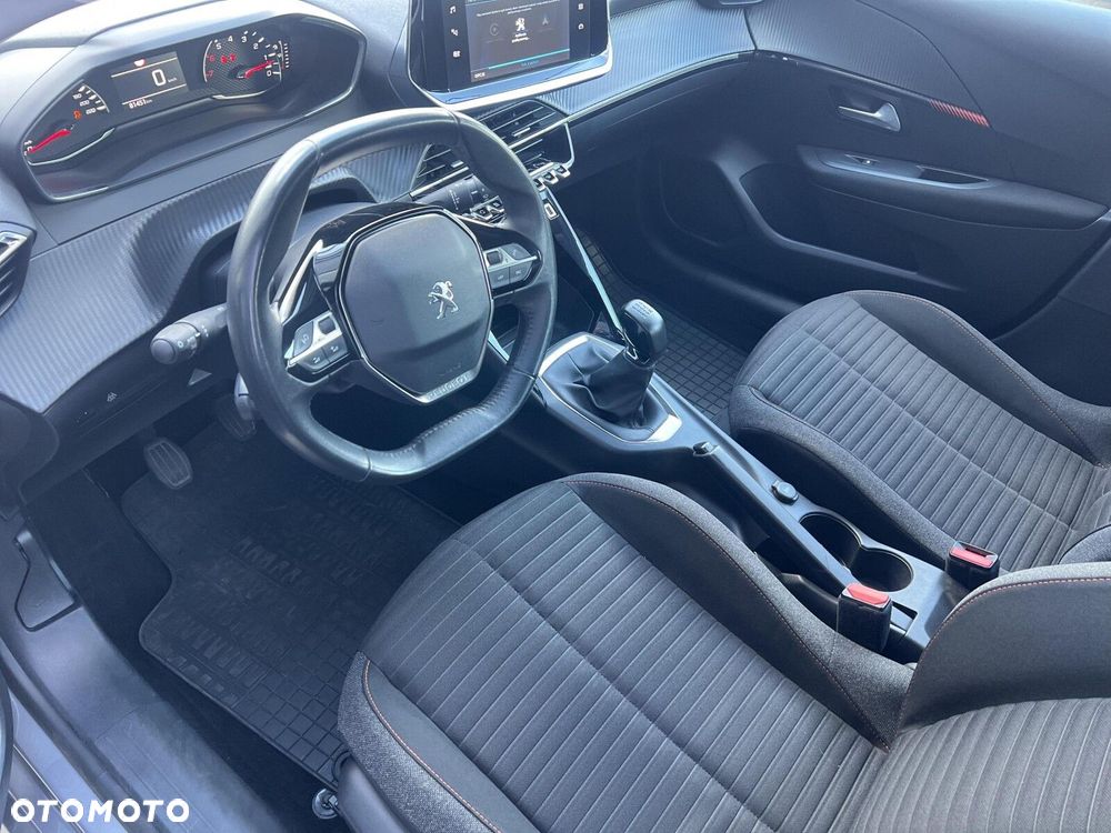 Peugeot 208 - 9