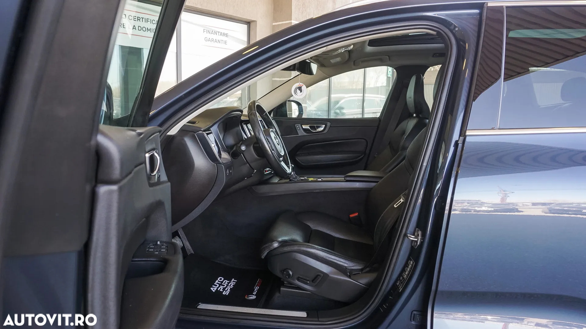 Volvo XC 60 D5 AWD Geartronic Inscription - 22
