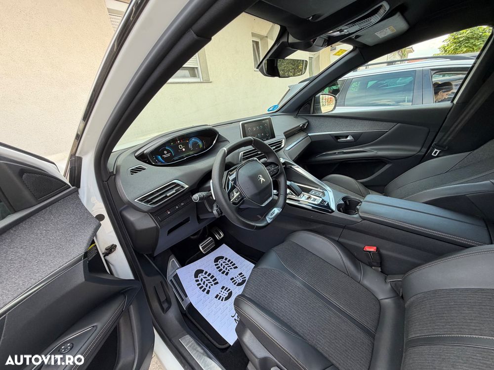 Peugeot 3008 PHEV EAT8 4X4 GT Pack - 8
