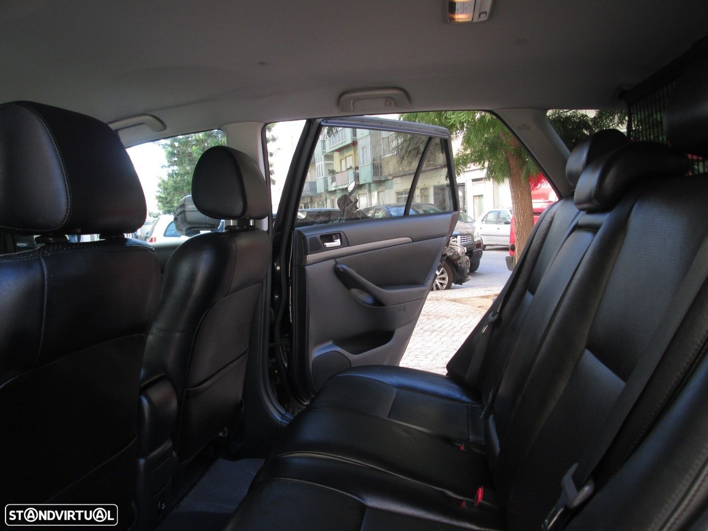 Toyota Avensis SW 2.0 D-4D Sol+GPS - 14
