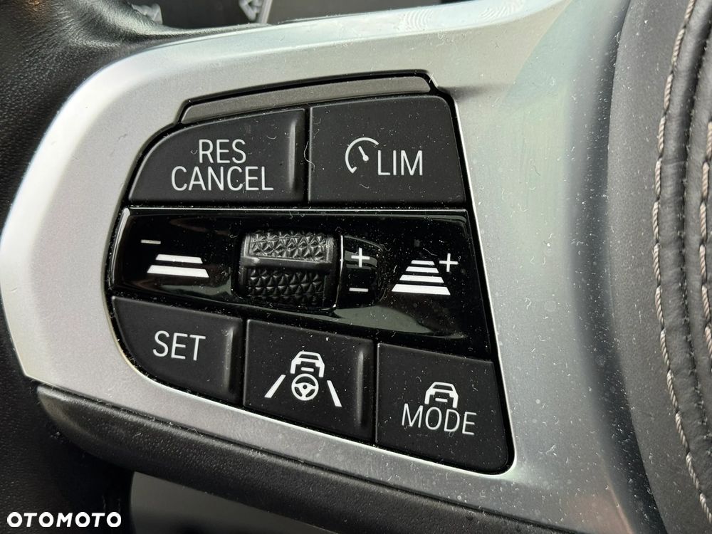 BMW X7 xDrive40i - 38