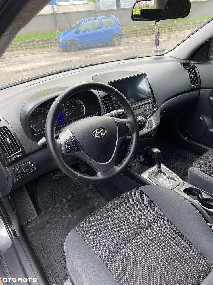 Hyundai i30 ver-1-6-comfort - 6