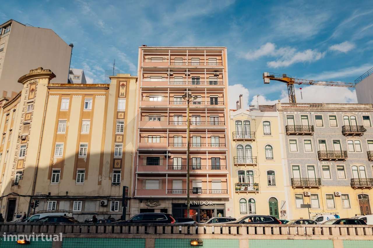 T5 em Entrecampos | 160 m2 | Localização Premium e Elevado Potencial d - Grande imagem: 2/48