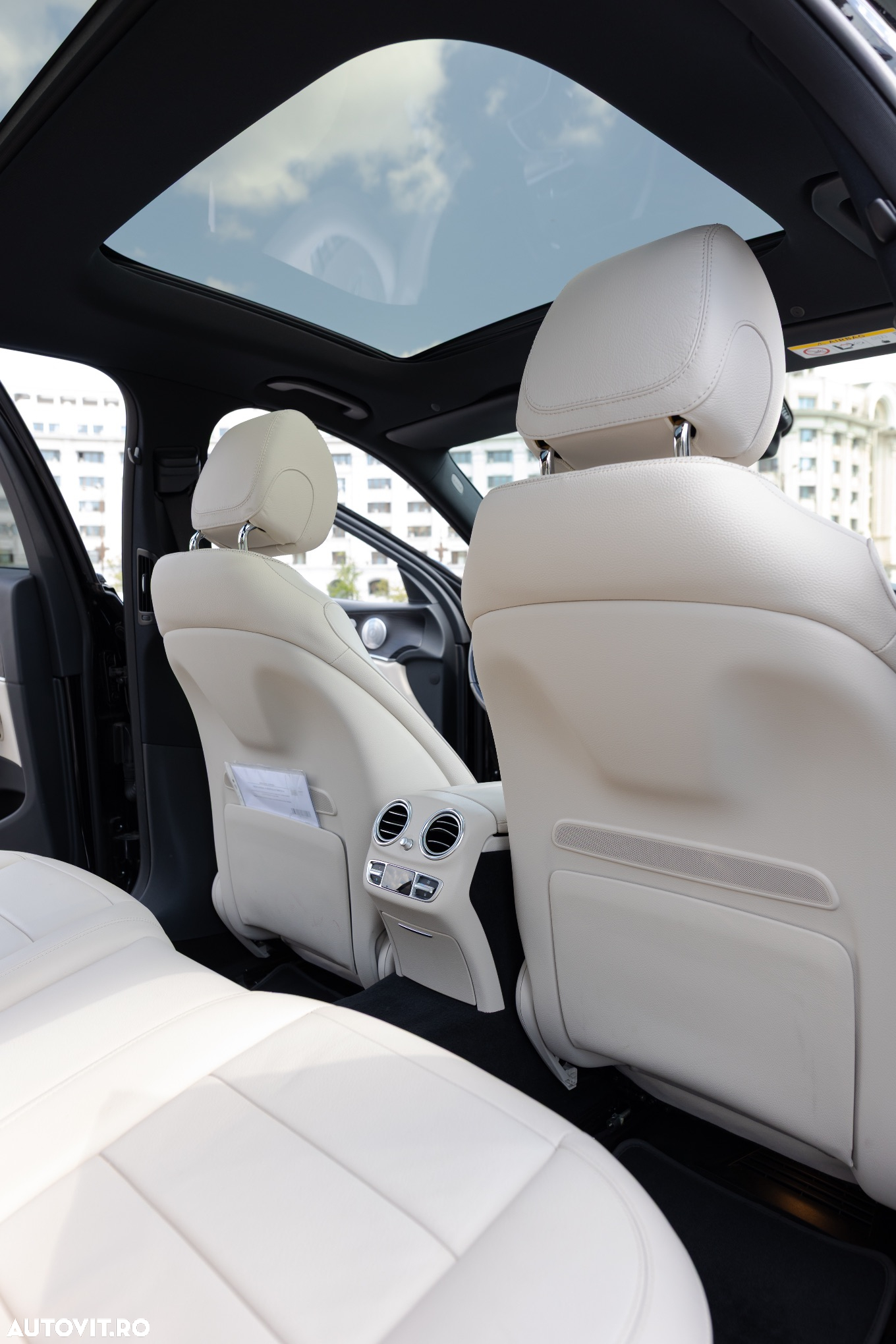 Mercedes-Benz E 300 9G-TRONIC AMG Line - 27