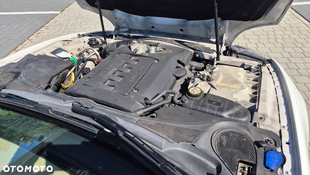Jaguar XK 4.2 V8 - 24