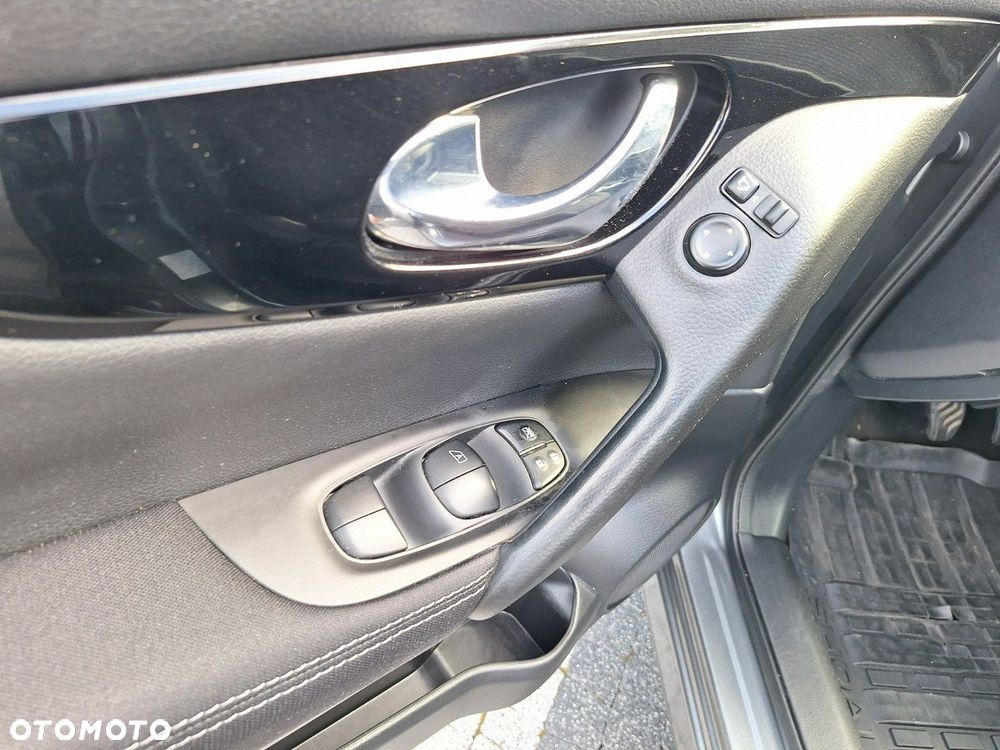 Nissan Qashqai 1.6 DIG-T N-Connecta - 28