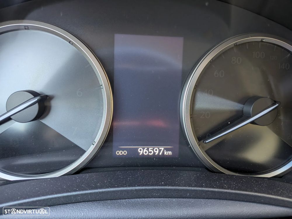 Lexus NX 300h Executive+ - 11