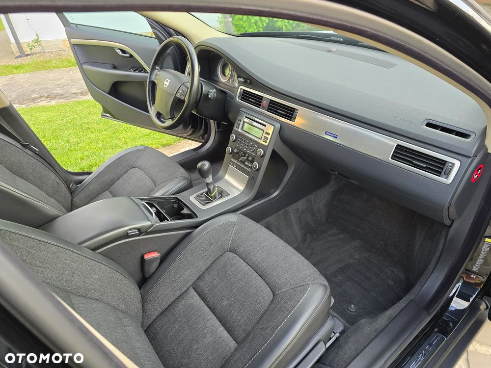 Volvo XC 70 D5 AWD Kinetic - 19