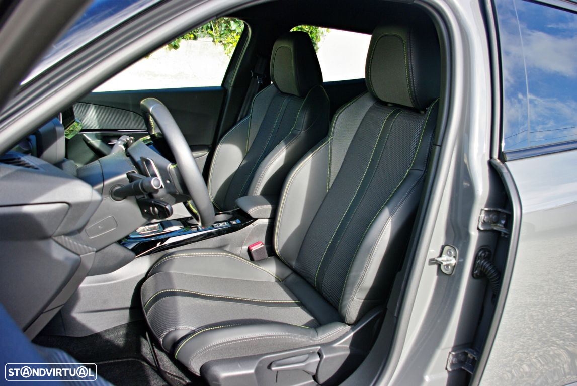 Peugeot 2008 1.2 PureTech GT Line EAT8 - 17