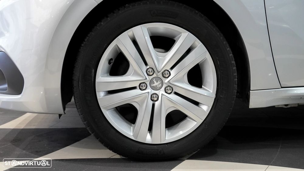 Peugeot 208 1.2 PureTech Style - 5