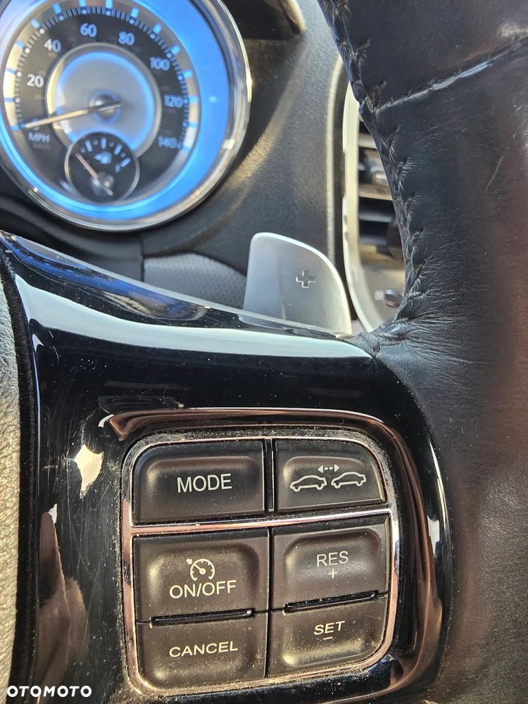 Chrysler 300s - 28