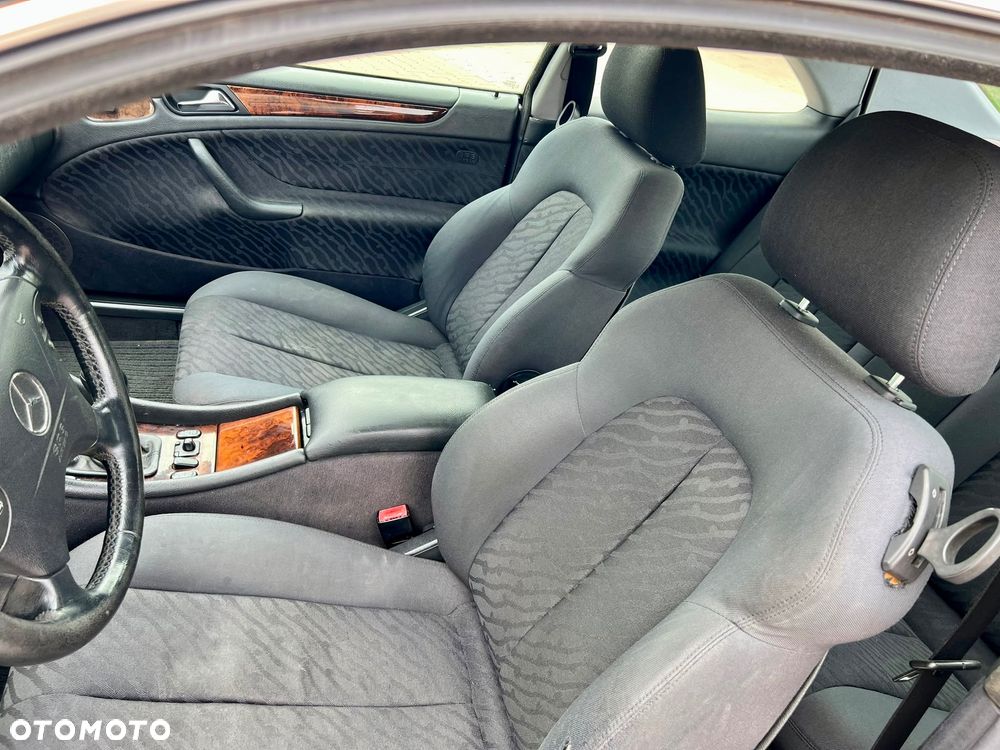 Mercedes-Benz CLK - 12