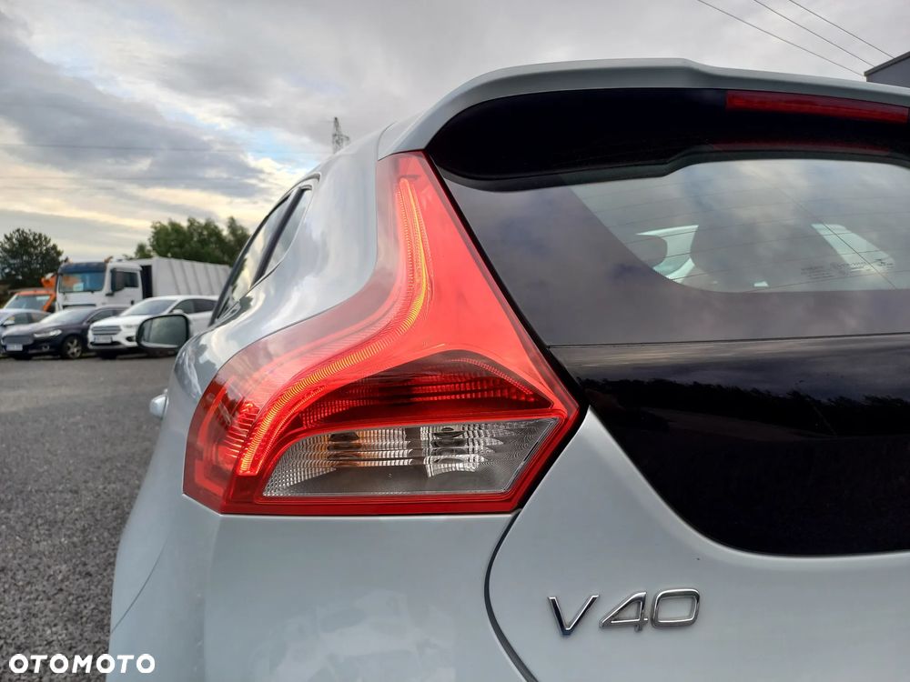 Volvo V40 D3 Momentum - 16