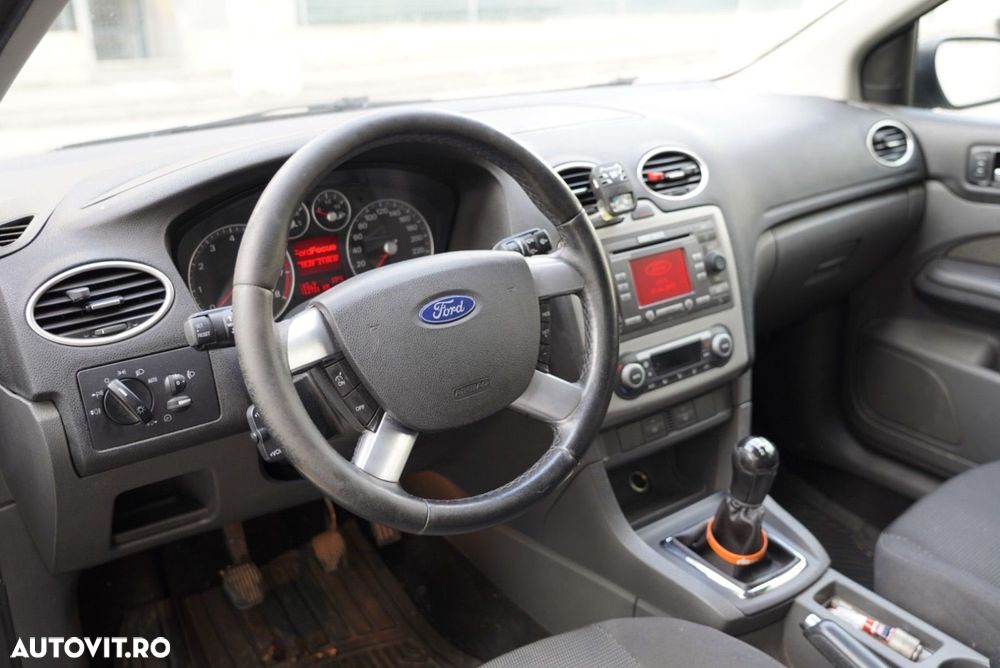 Ford Focus 1.6 Ti-VCT Titanium - 18