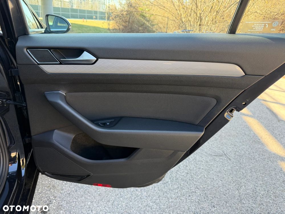 Volkswagen Passat 1.5 TSI EVO Business - 33