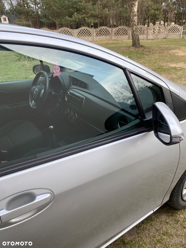 Toyota Yaris - 25
