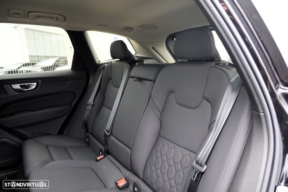 Volvo XC 60 2.0 T6 PHEV Core AWD - 9