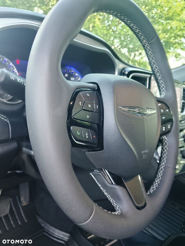 Chrysler Pacifica - 19