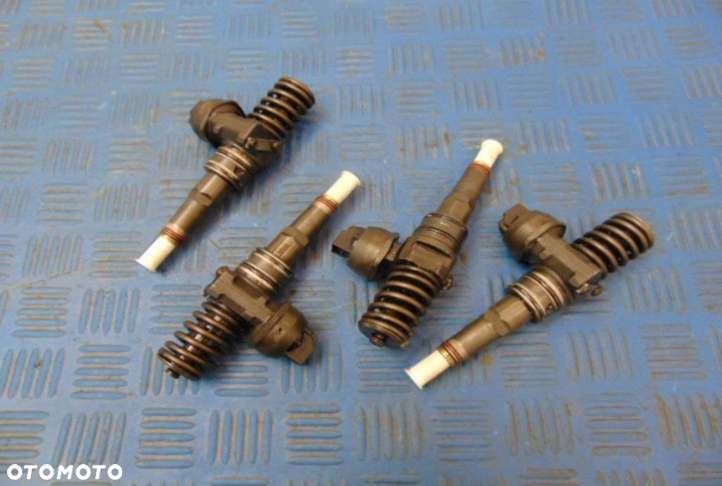 VOLKSWAGEN BORA 1.9D WTRYSKIWACZ DIESEL 4SZT KOMPLET 0414720215 - 2