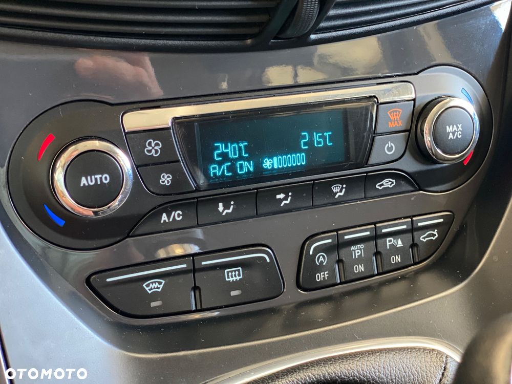 Ford Kuga 2.0 TDCi 4x4 Titanium - 28