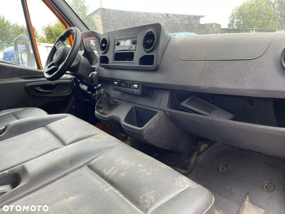 Mercedes-Benz Sprinter - 4