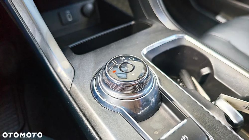 Ford Fusion 2.0 EcoBoost Titanium - 28